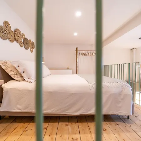 Modern With Parking, Wi-fi & Smarttv * Como