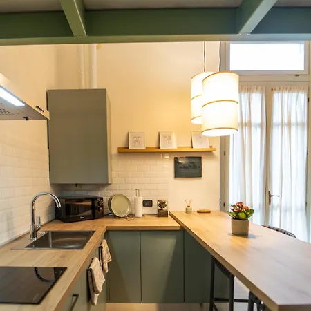 Modern With Parking, Wi-fi & Smarttv Como