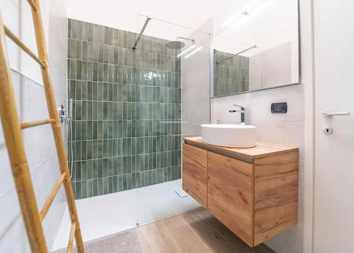 Modern With Parking, Wi-fi & Smarttv Апартаменты *