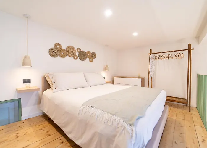 Апартаменты Modern With Parking, Wi-fi & Smarttv