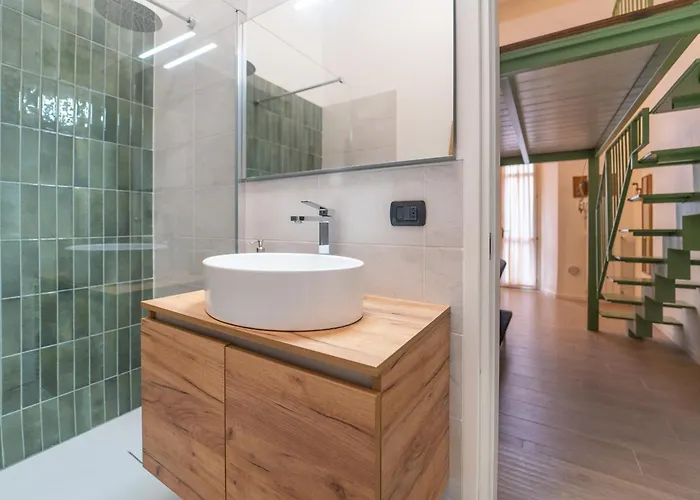 Апартаменты Modern With Parking, Wi-fi & Smarttv Комо