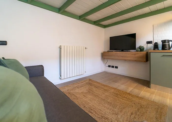 Modern With Parking, Wi-fi & Smarttv Апартаменты