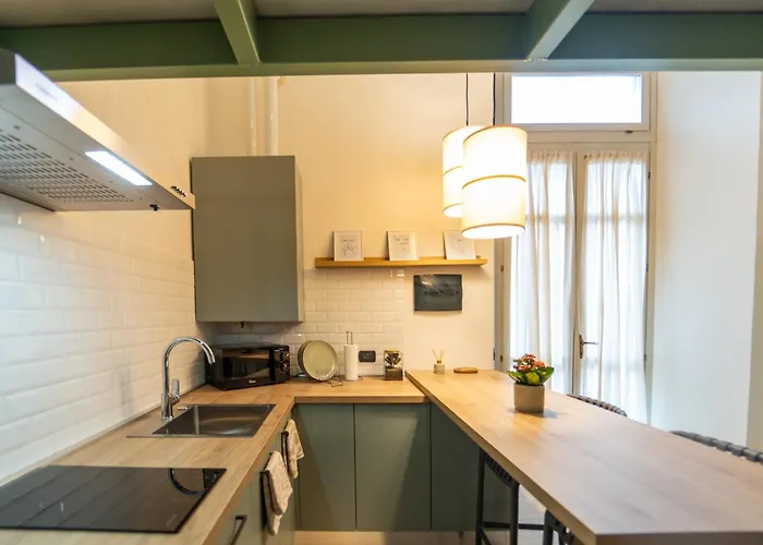 Modern With Parking, Wi-fi & Smarttv Como