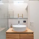 דירה Modern With Parking, Wi-fi & Smarttv קומו
