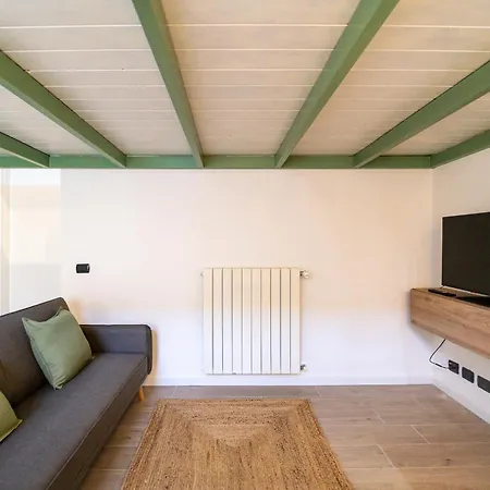 Διαμέρισμα Modern With Parking, Wi-fi & Smarttv